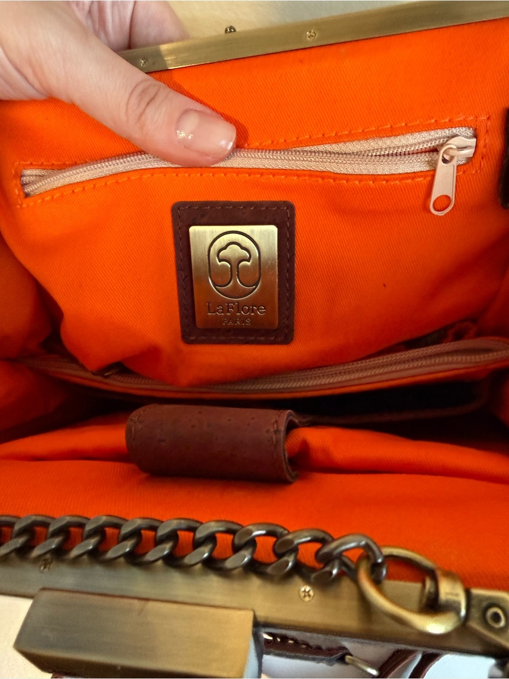 ✨ Laflore Paris Bebebark Convertible Bag ✨ - Picture 6 of 10